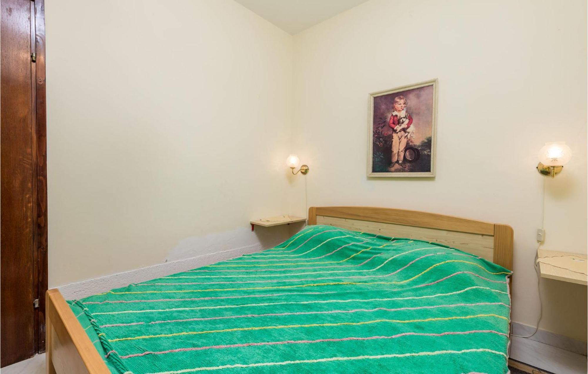 2 Bedroom Nice Apartment In Jablanac Exterior photo